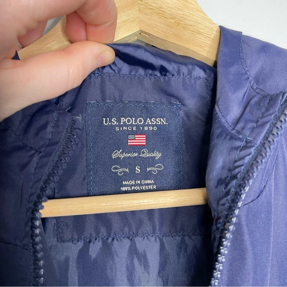 U.S. Polo‎ Assn. Vintage Windbreaker Hood Zip Front (Small)